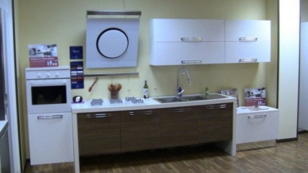 Stosa mod. Replay in polimerico cm.402 (senza frigo e lavastoviglie) Listino 8600,00 Outlet 3900,00